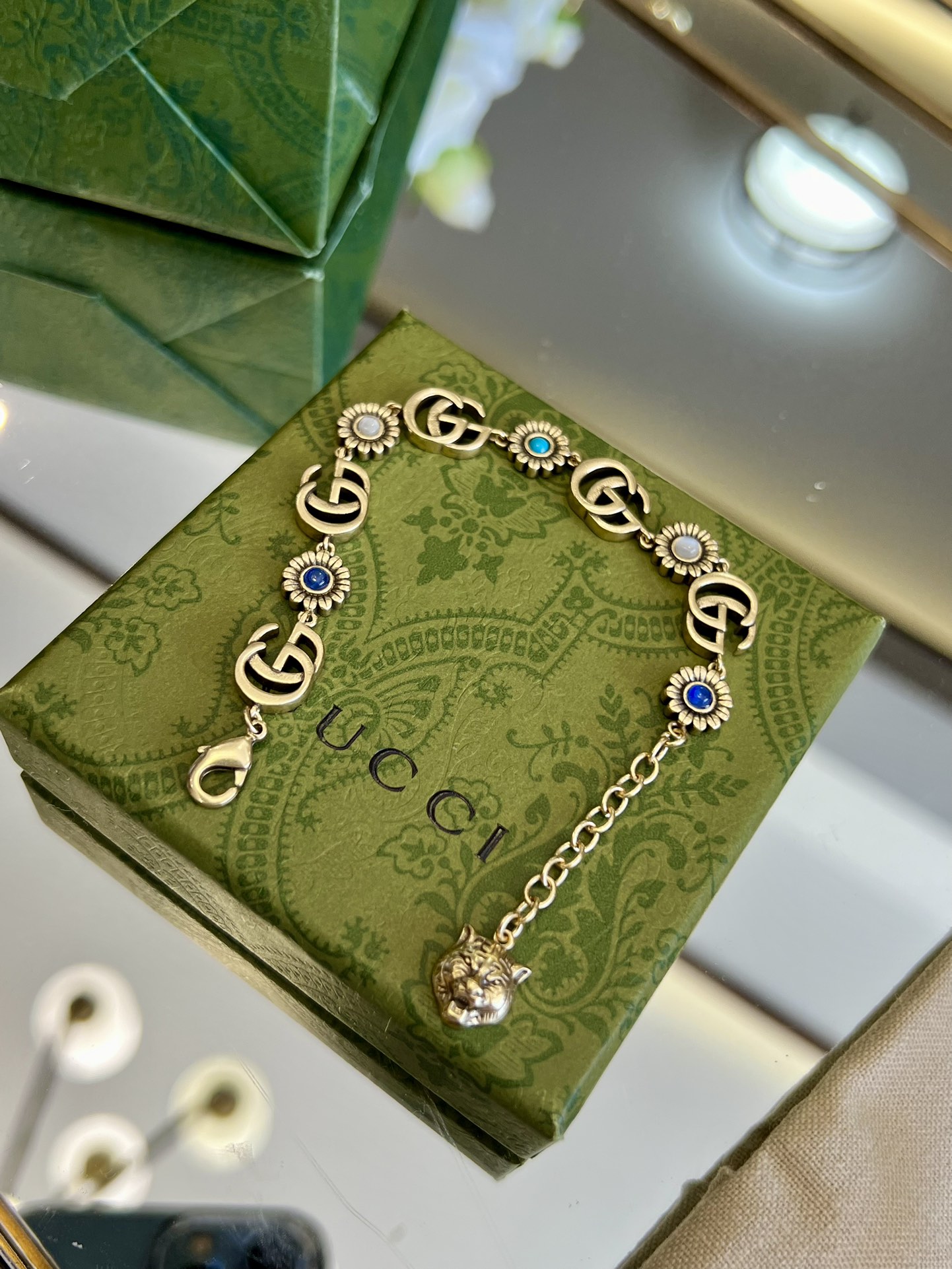 Bracelet