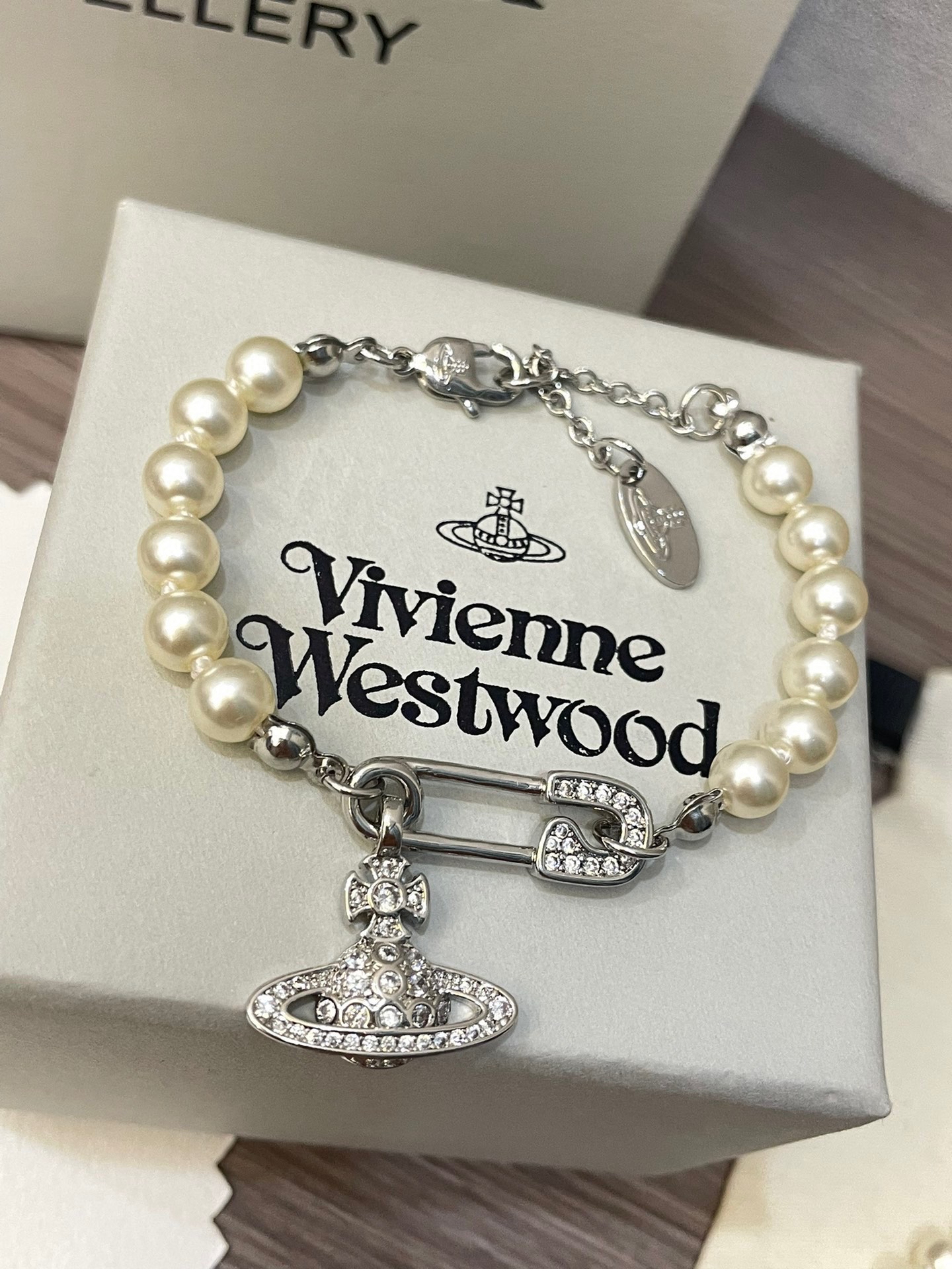 Bracelet